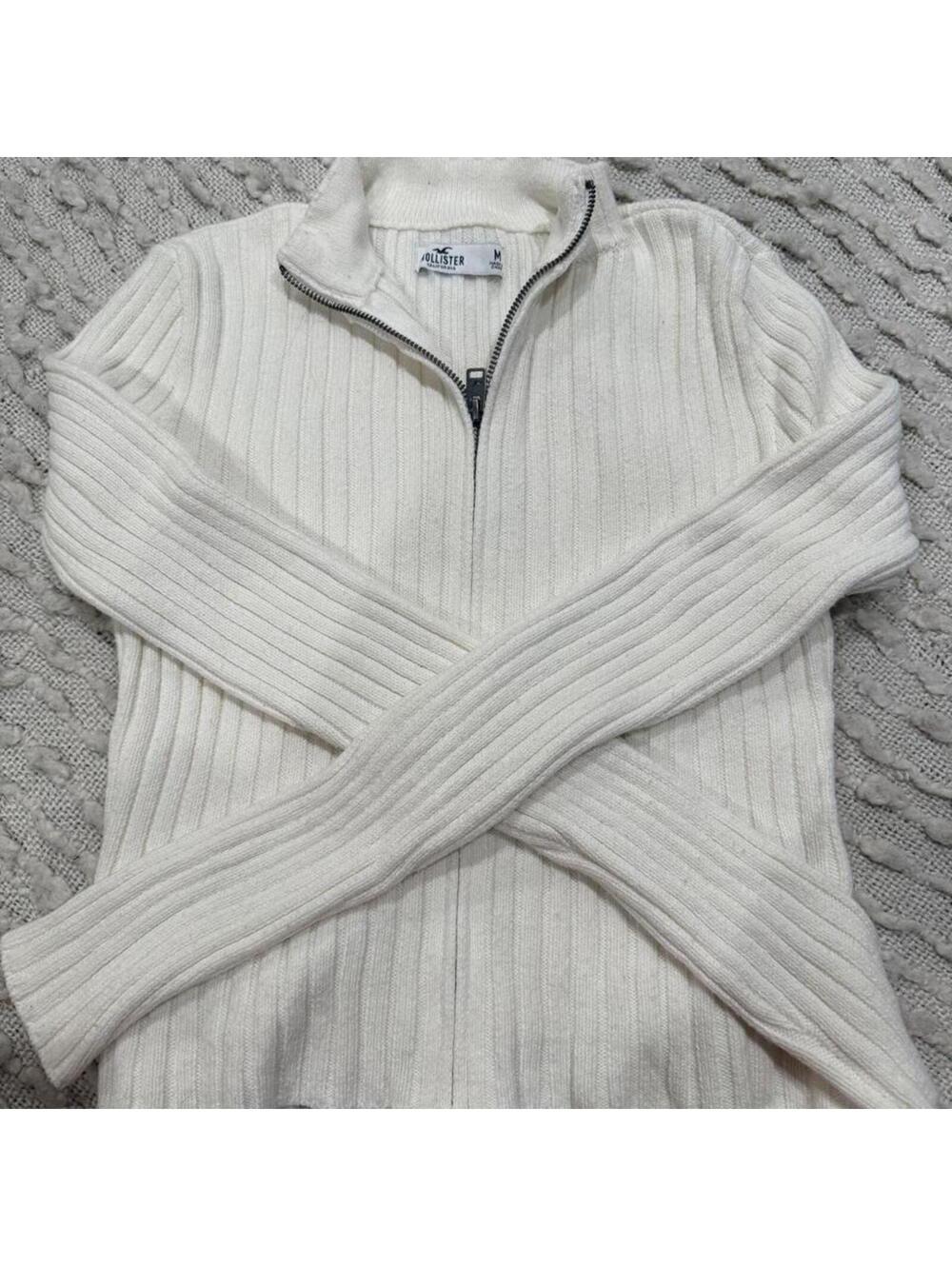 Hollister Women's Cream Ribbed Zip-Up Sweater Medium